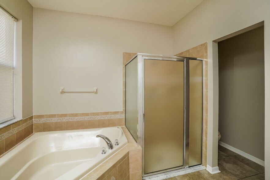 Building Photo - 30551 Annadale Dr