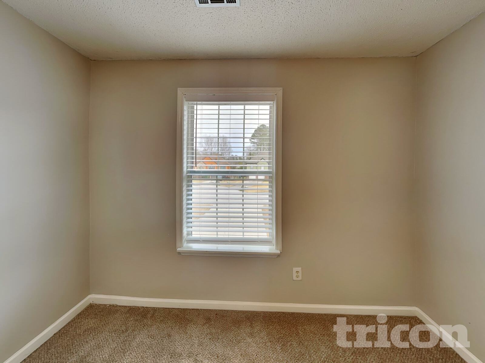 Building Photo - 5005 Hyacinth Ln