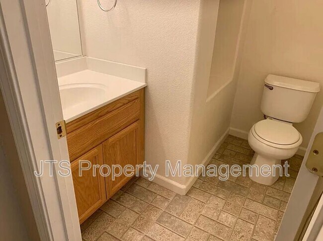 Building Photo - 506 Navigator Dr