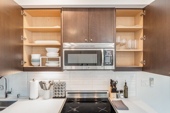 Building Photo - 1112 13th Ave