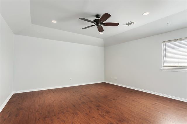 Building Photo - 2000 Le Mans Dr