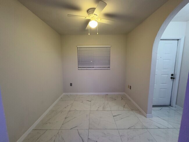 Building Photo - 4209 SW Santa Barbara Pl