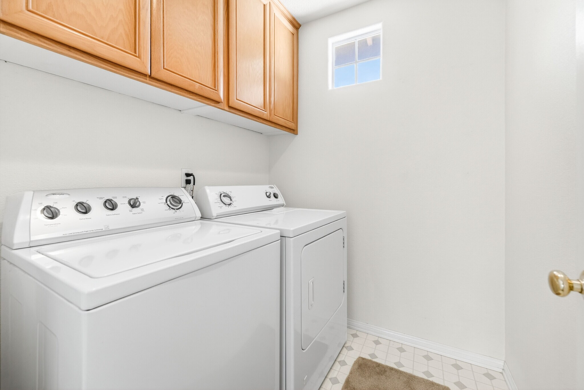 Building Photo - 660 Camino de la Luz