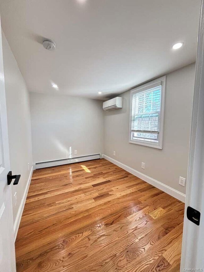 Building Photo - 70 Appletree Ln