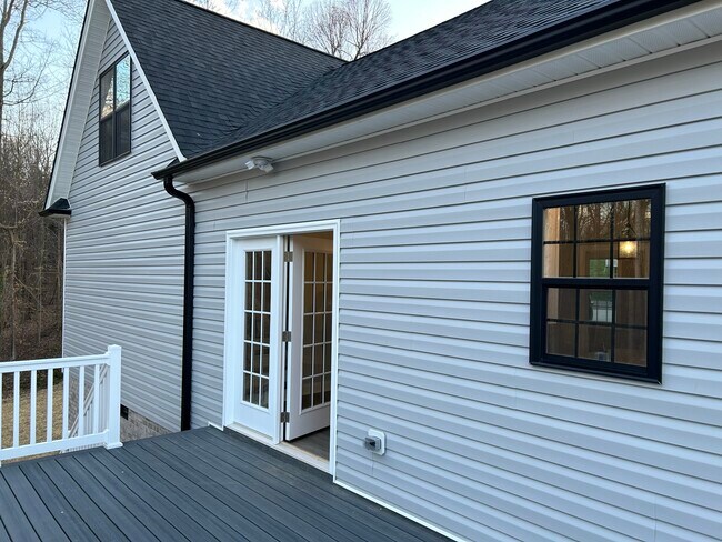 Building Photo - 329 James Harper Trail