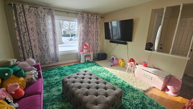 Building Photo - 220 Mulberry Ln