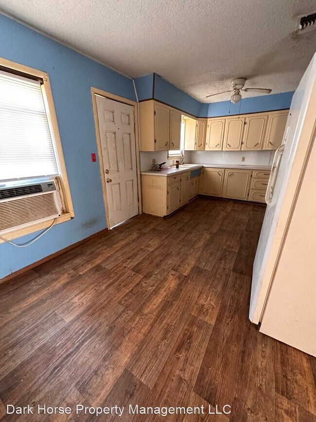 Building Photo - 3 br, 1 bath House - 401 South Horn Street