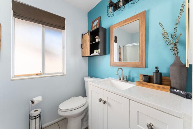 Building Photo - 11031 W Cumberland Dr