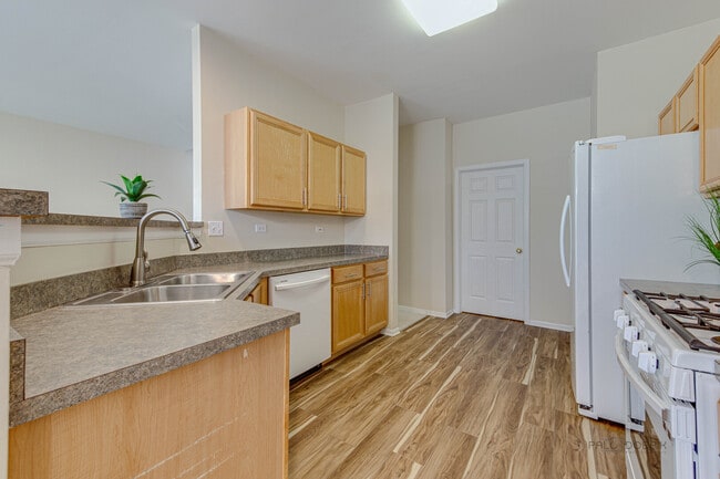 Building Photo - 348 Pine Lake Cir