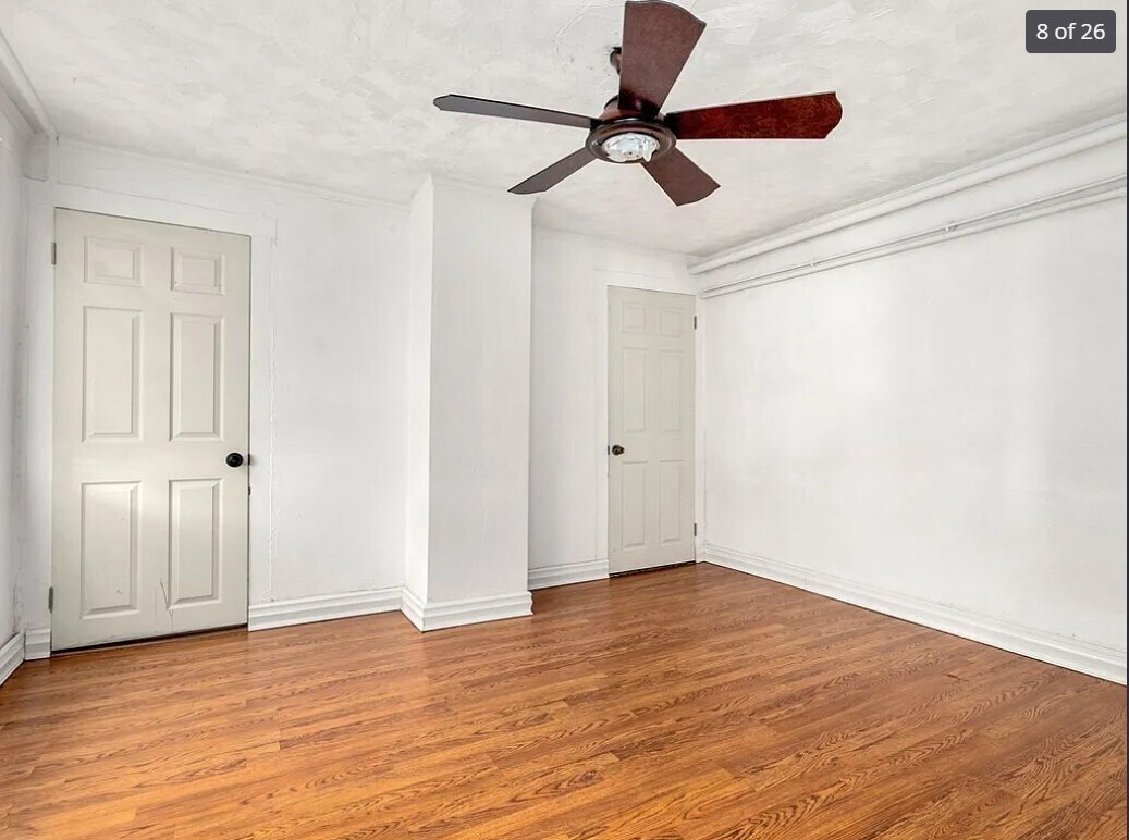 Building Photo - 173 School St