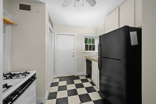 Building Photo - 1955 Lexington St