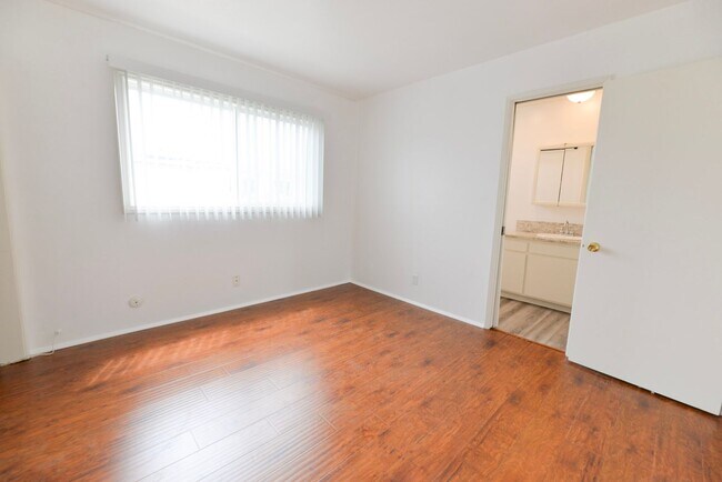 Building Photo - 248 Avenida Del Poniente