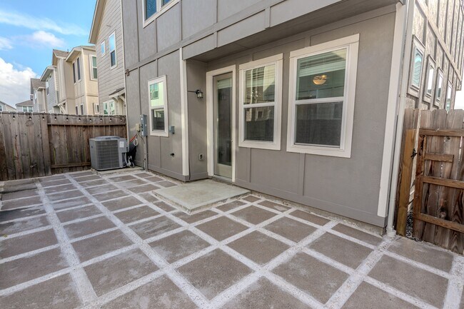 Building Photo - 4120 Split Ivy Dr