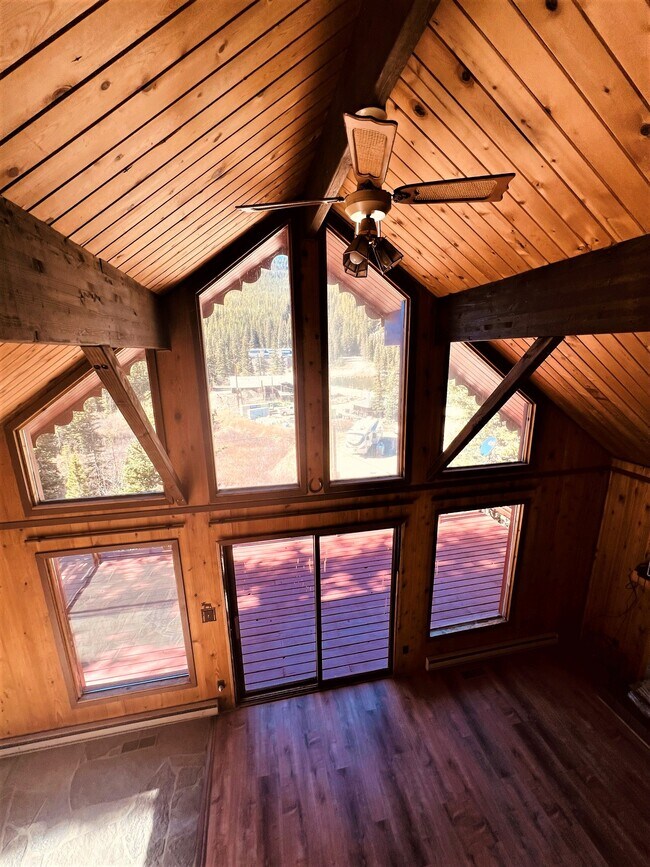 Building Photo - 830 Brook Dr