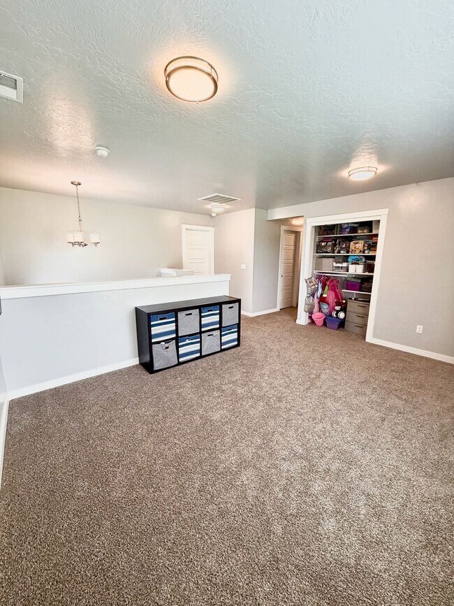 Building Photo - Stunning Nampa Home with RV Parking!