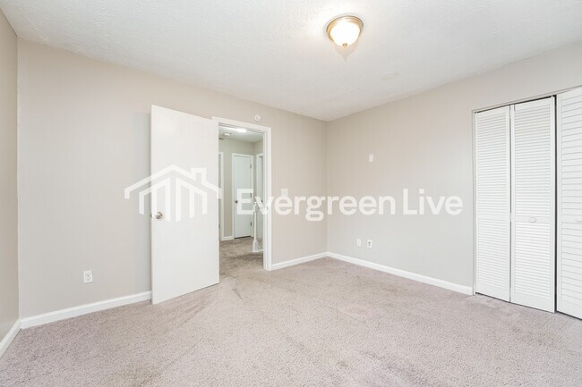 Building Photo - 5552 La Fleur Trail