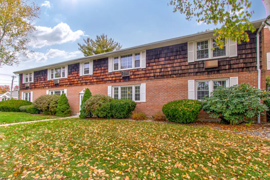 Primary Photo - Suffield West Apartments