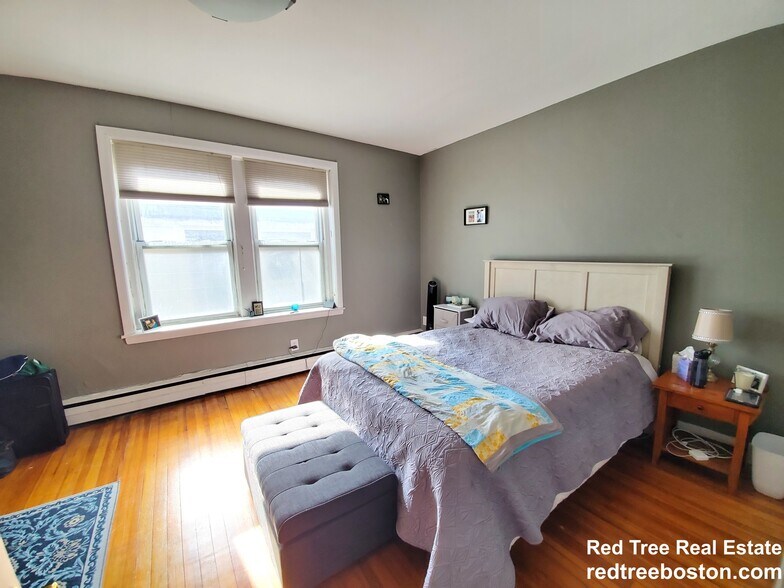 Building Photo - 202 Saint Paul St