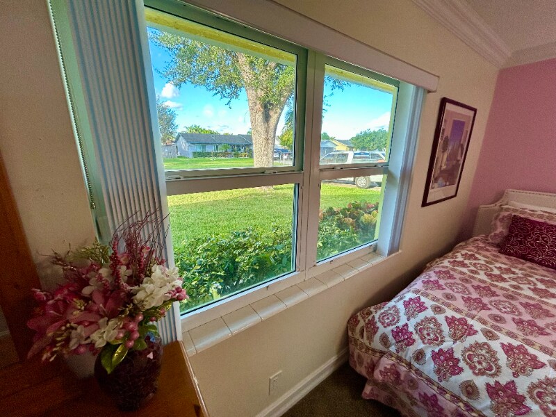 Building Photo - 9512 Saddlebrook Dr