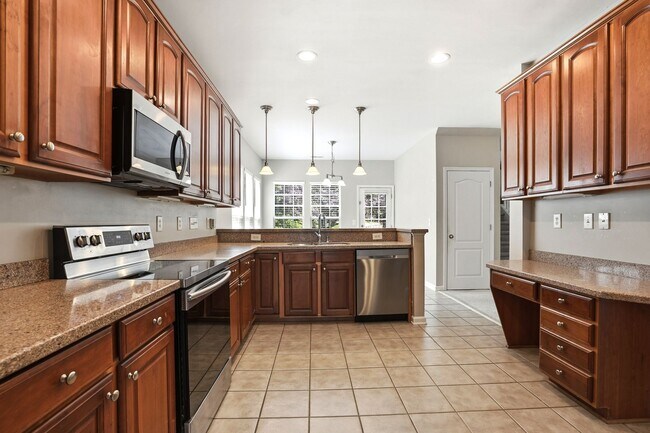 Building Photo - WAKEFIELD CORNER HOME WITH 4 BEDROOMS IS WAITING FOR YOU!