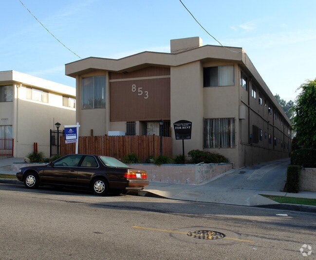 Building Photo - 853 W Beach Ave