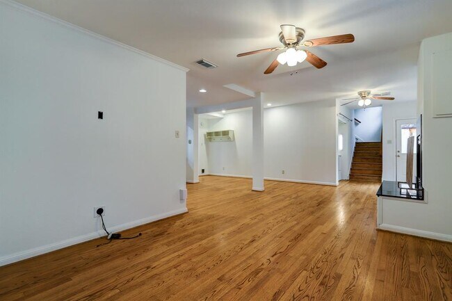 Building Photo - 6601 Brompton Rd