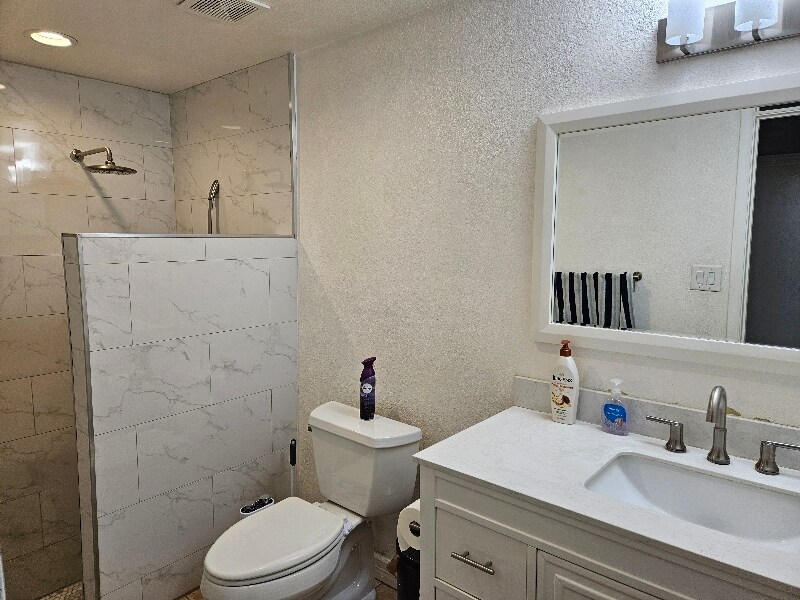 Building Photo - 3500 El Cortez Ave