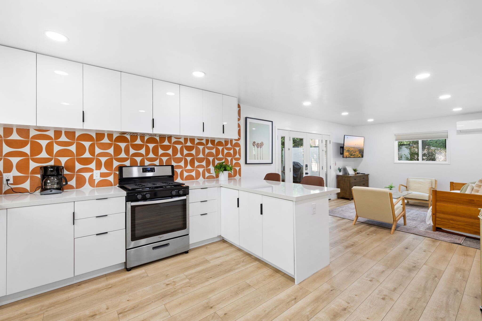 Building Photo - 321 N Gertruda Ave