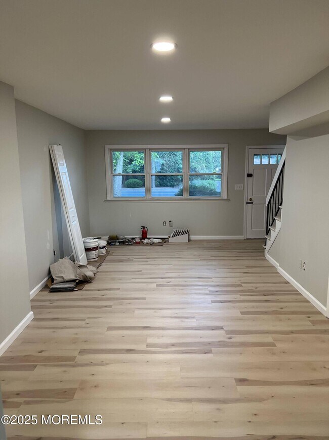 Building Photo - 15 Briar Mills Dr