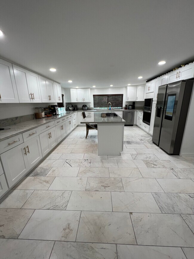 Building Photo - 11449 Almazon St