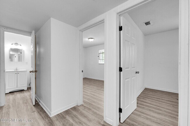 Building Photo - 9155 Sibbald Rd