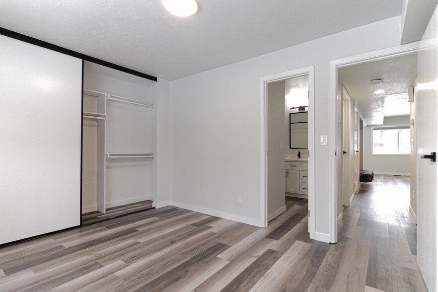 Building Photo - 8202 Mentra St