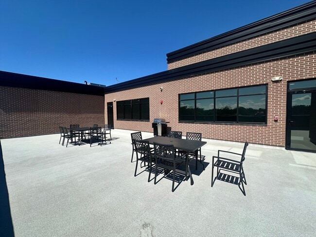 Building Photo - 21 Summer St