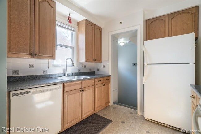 Building Photo - 2989 Cummings Ave