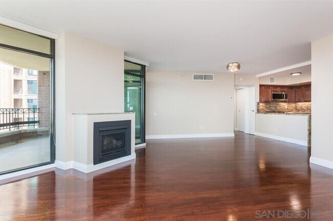 Building Photo - 500 W Harbor Dr