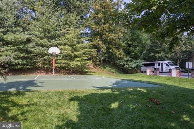 Building Photo - 309 Yoakum Pkwy