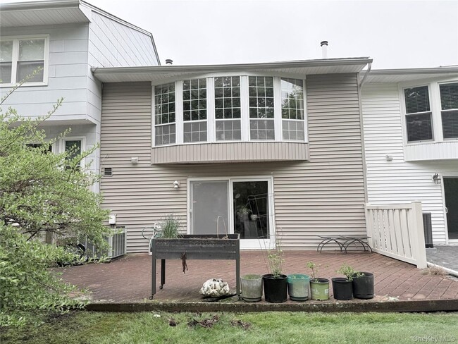 Building Photo - 21 Manors Dr