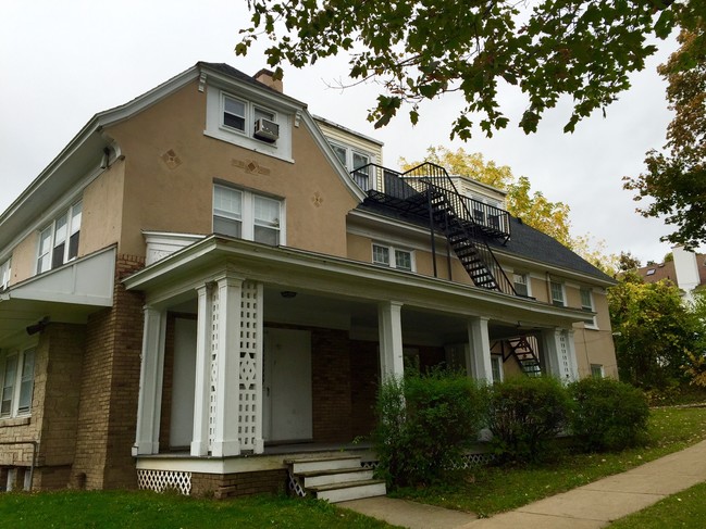 423 Euclid Ave Side - 423 Euclid Ave