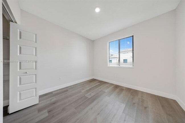 Building Photo - 4856 NW 83rd Pkwy