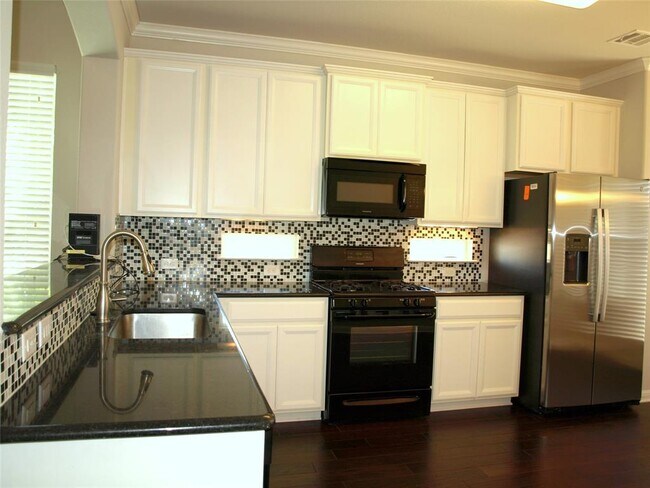 Building Photo - 213 Parable Cove