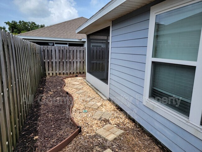 Building Photo - 470 SW 251st St