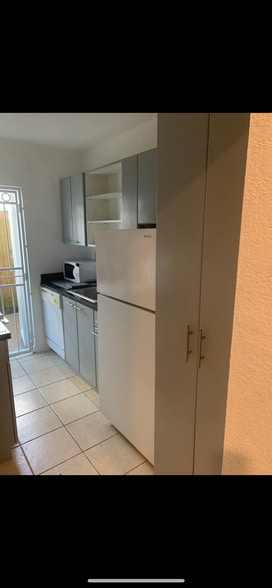 Building Photo - 3680 Oak Ave