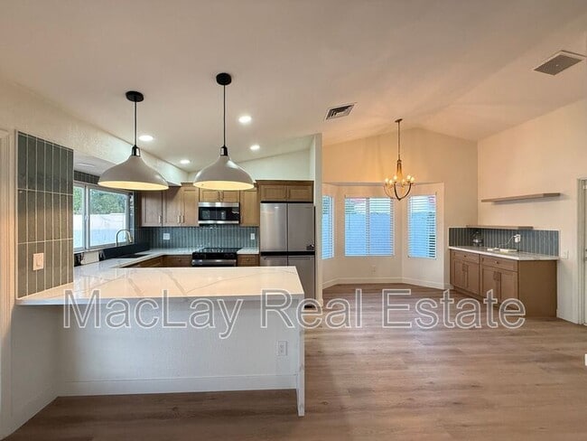 Building Photo - 1720 W Highland St