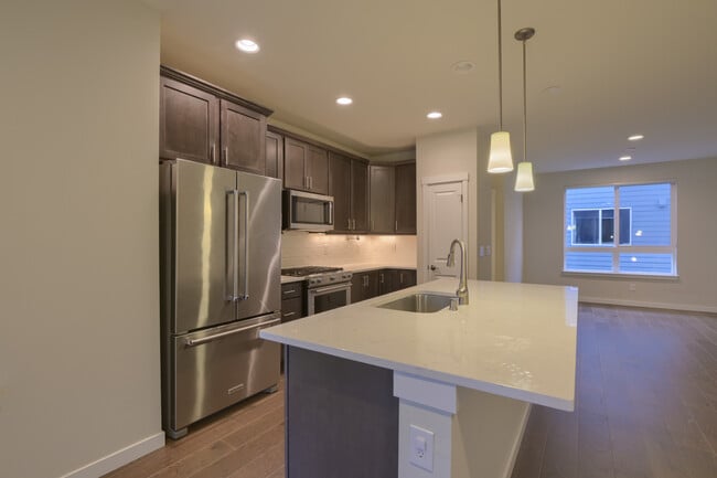 Building Photo - 14661 36th Ct NE