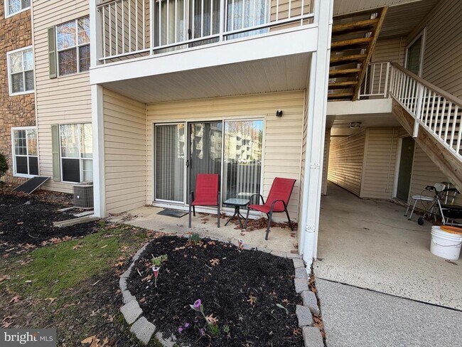 Building Photo - 65 Mulberry Ct