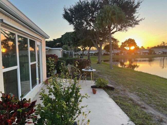 Building Photo - 8777 Warwick Dr