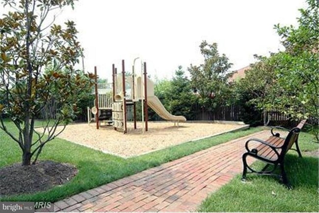 Building Photo - 1416 Roundhouse Ln