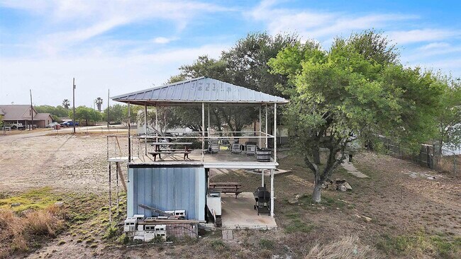 Building Photo - 130 N Jab