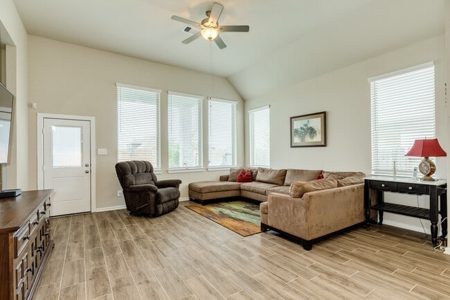 Building Photo - 12917 Ocean Breeze Ln