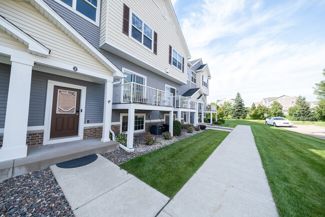 Building Photo - 9690 Independence Cir